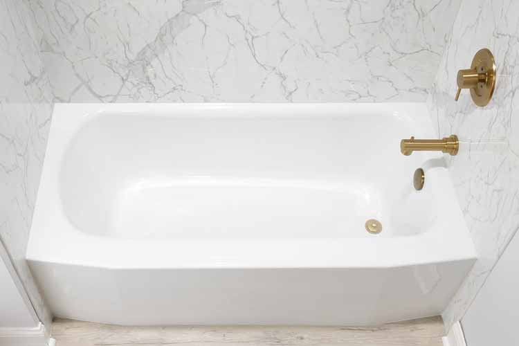 white bathtub